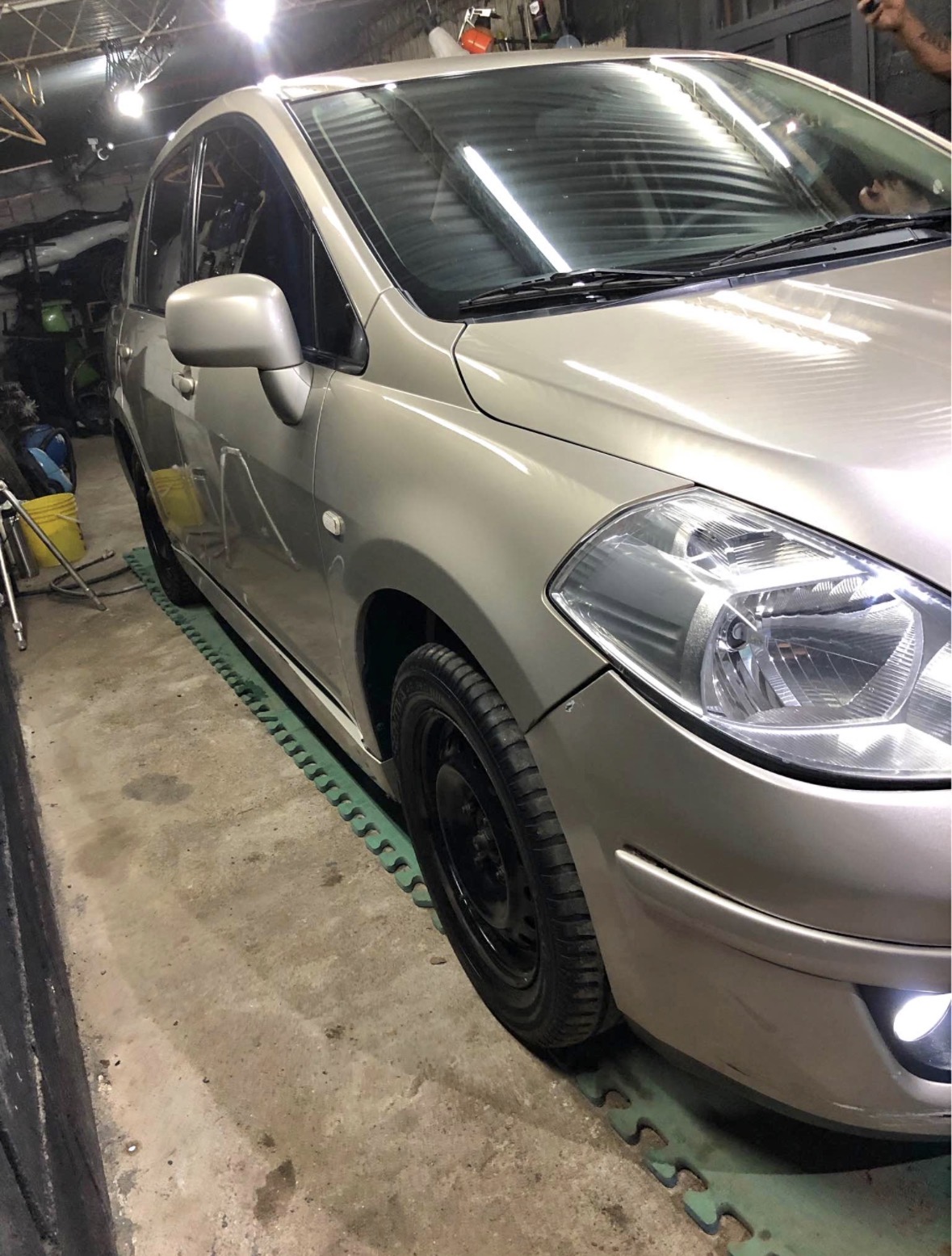 Nissan Tiida - Foto 2