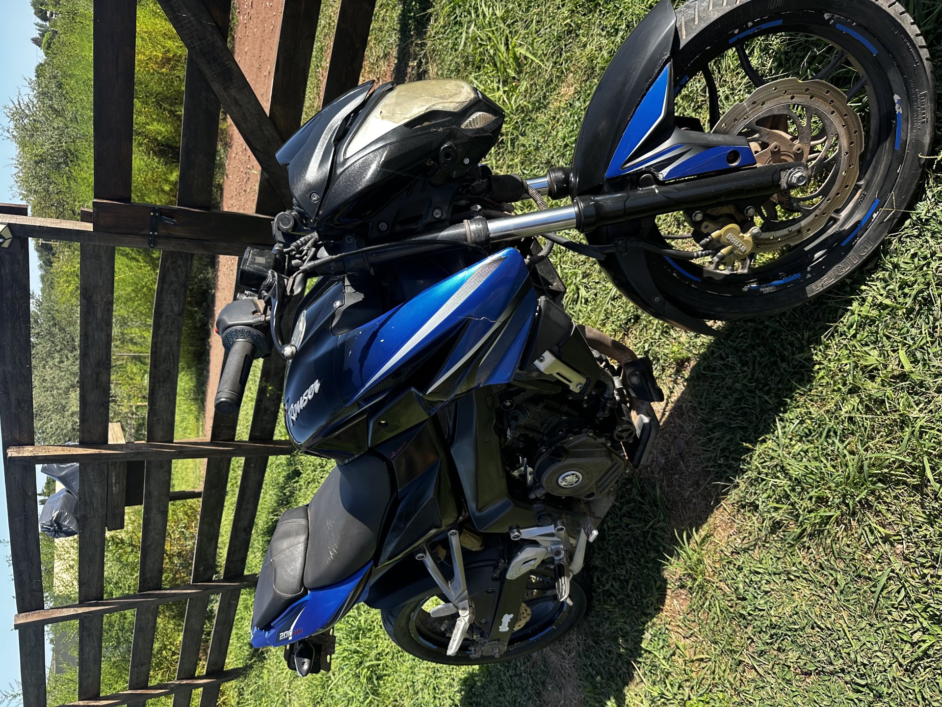 Bajaj Rouser 200 - Foto 2
