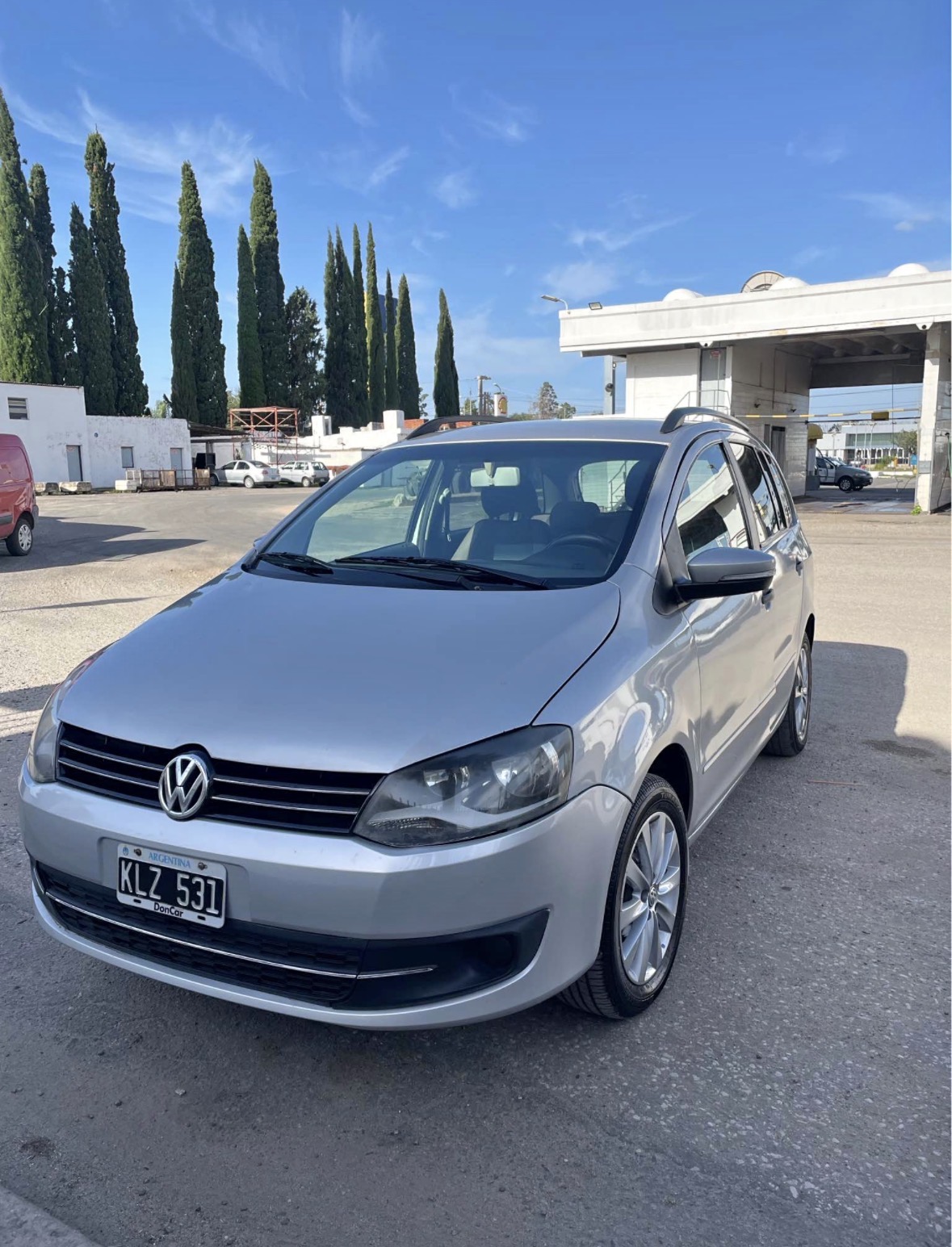Volkswagen Suran 1.6 - Foto 1