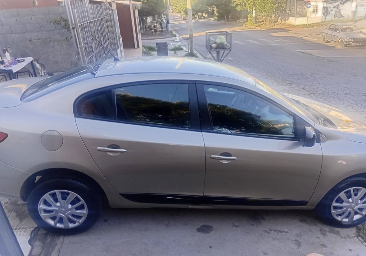 Renault Fluence 1.6 - Foto 3