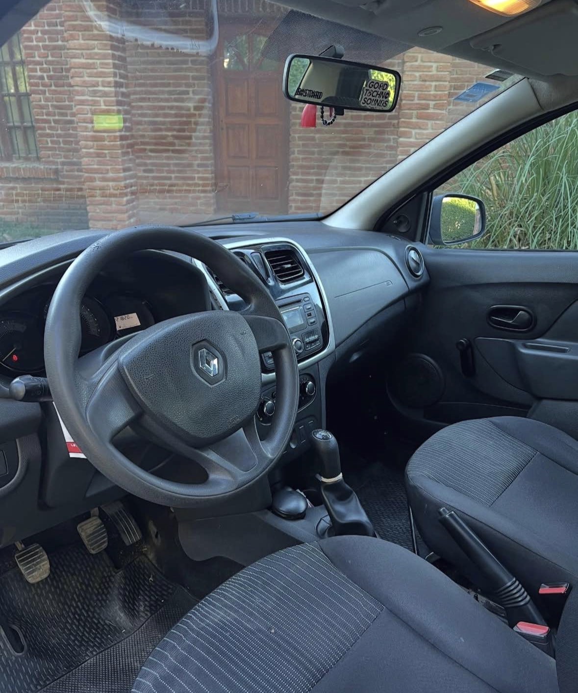 Renault Logan - Foto 5