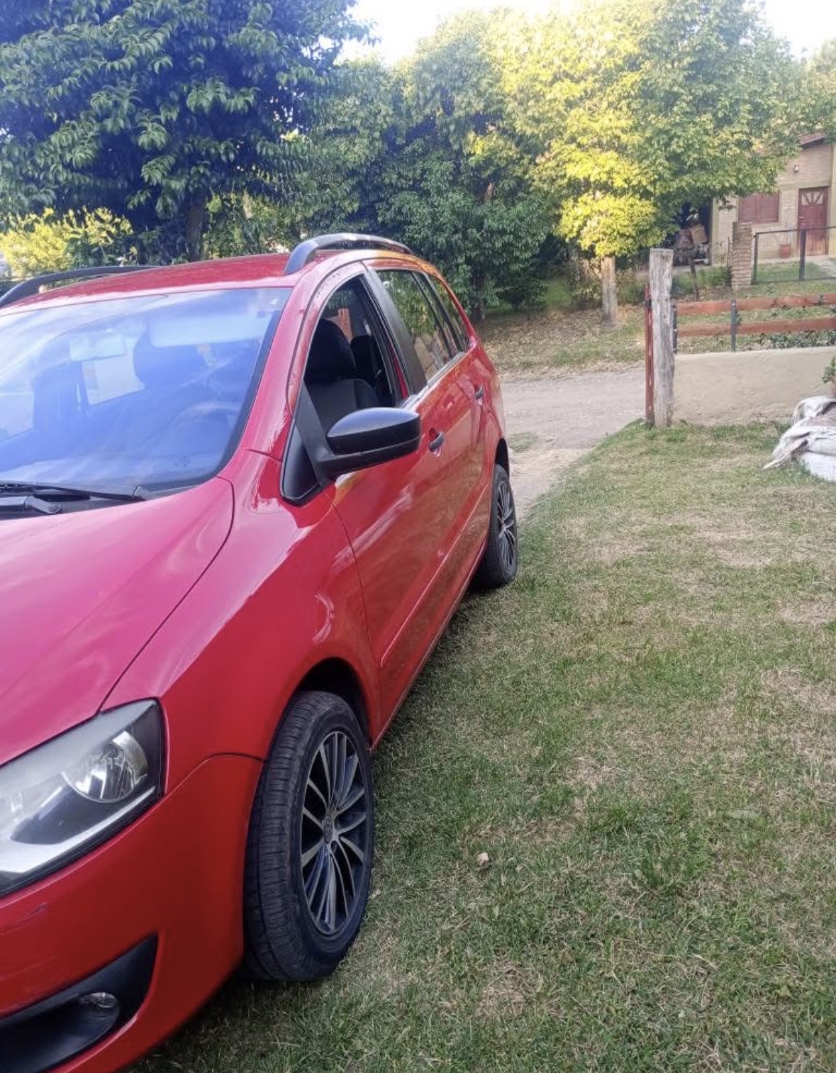 Volkswagen Suran 2012 1.6 Nafta/GNC - Foto 2