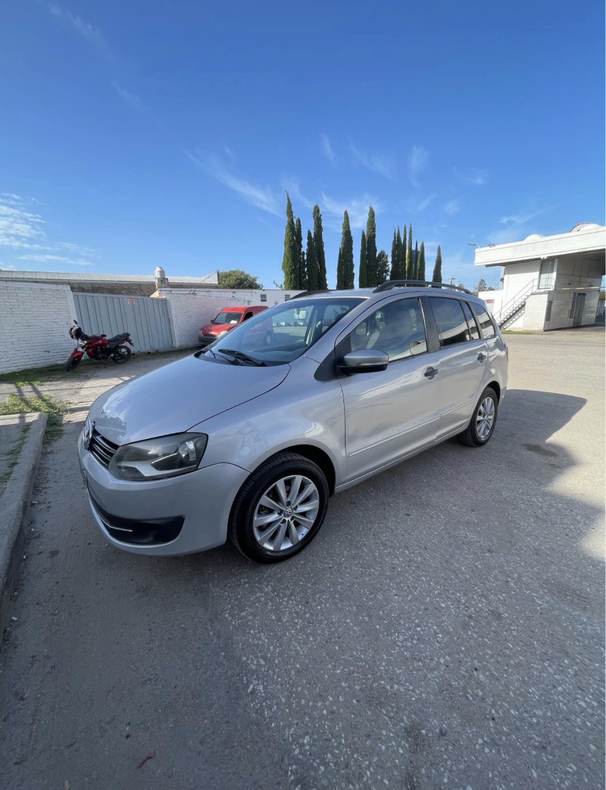 Volkswagen Suran 1.6 - Foto 3