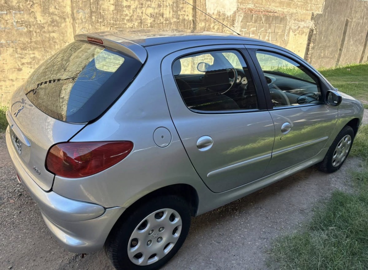 Peugeot 206 5ta generación - Foto 3
