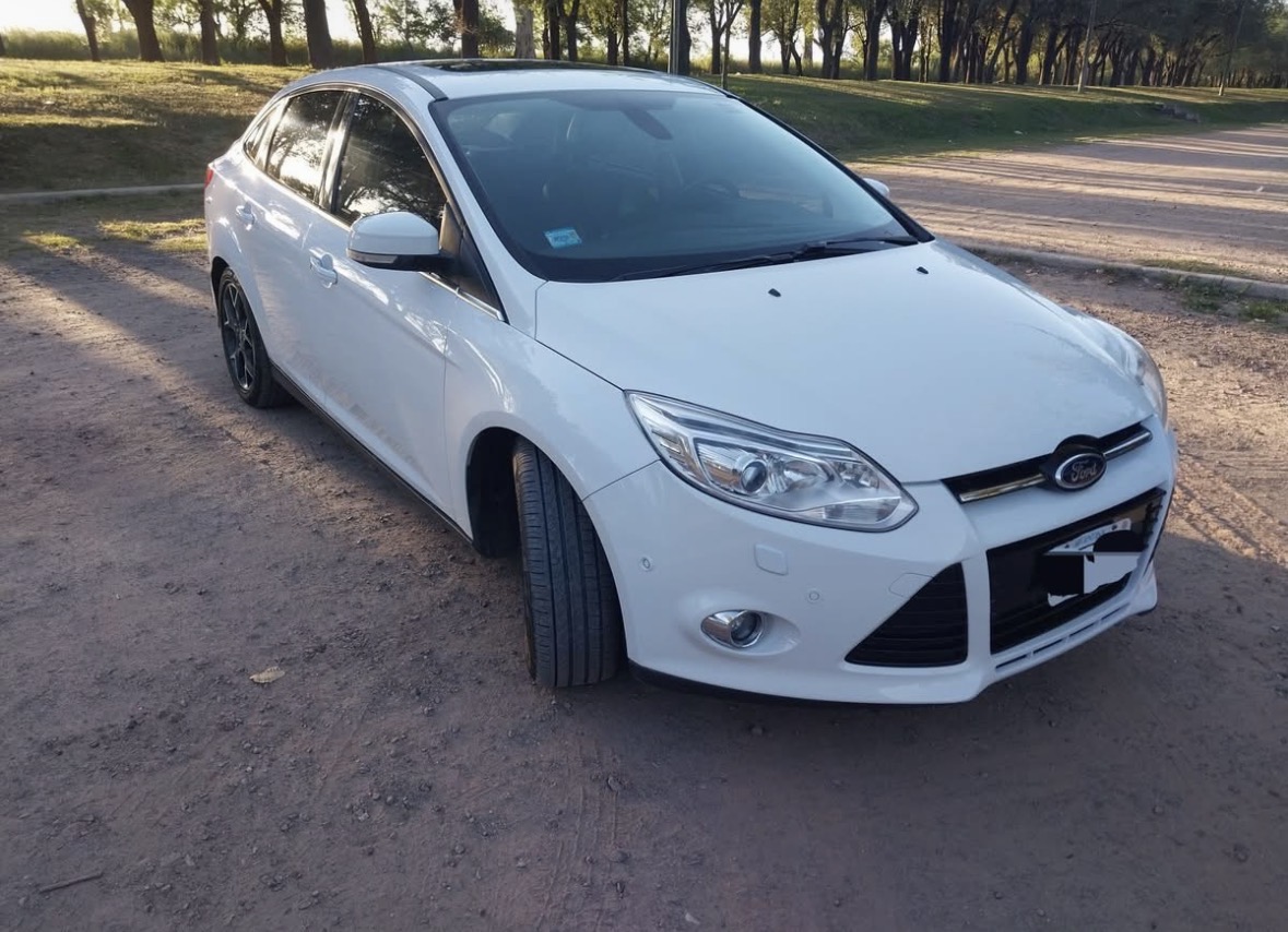 Ford Focus III Titanium Automático - Foto 1