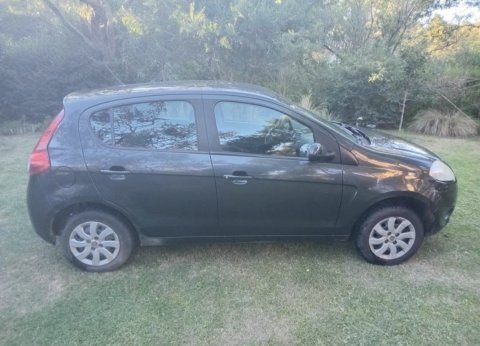 Fiat Palio Attractive 1.4 2013
