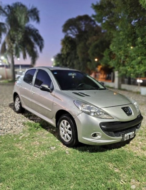 Peugeot 207 Compact Full